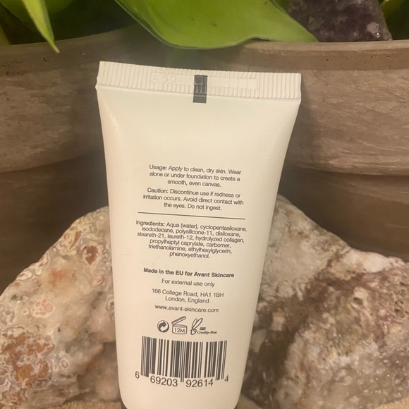 5/$46 Avant Pro Perfecting Collagen Primer - Picture 3 of 4